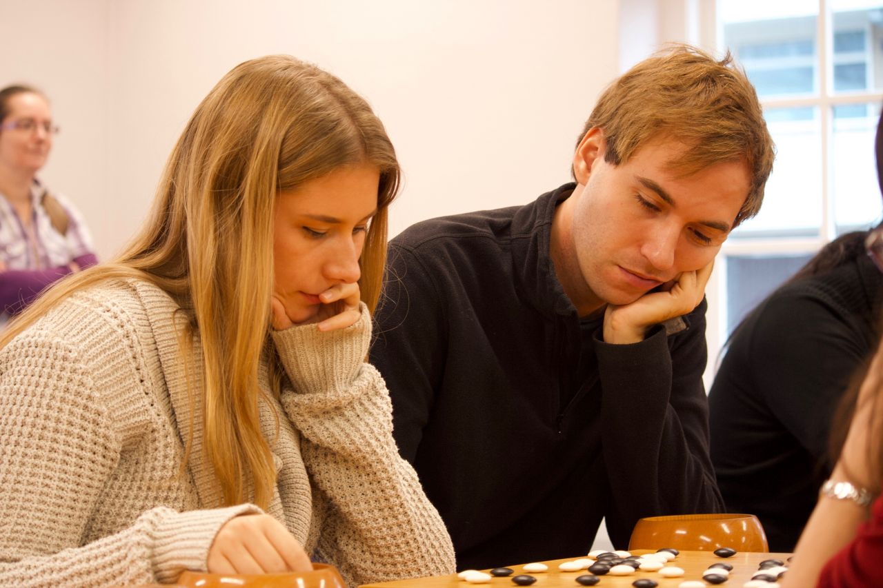 Justyna Klęczar (1 kyu) and Kim Ouweleen (4 dan)